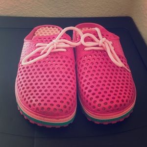 girls water shoes size 13